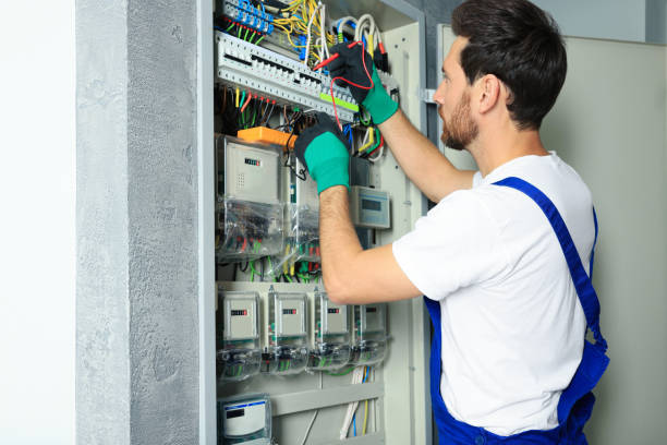 Best Emergency Electrical Repair  in Menomonie, WI